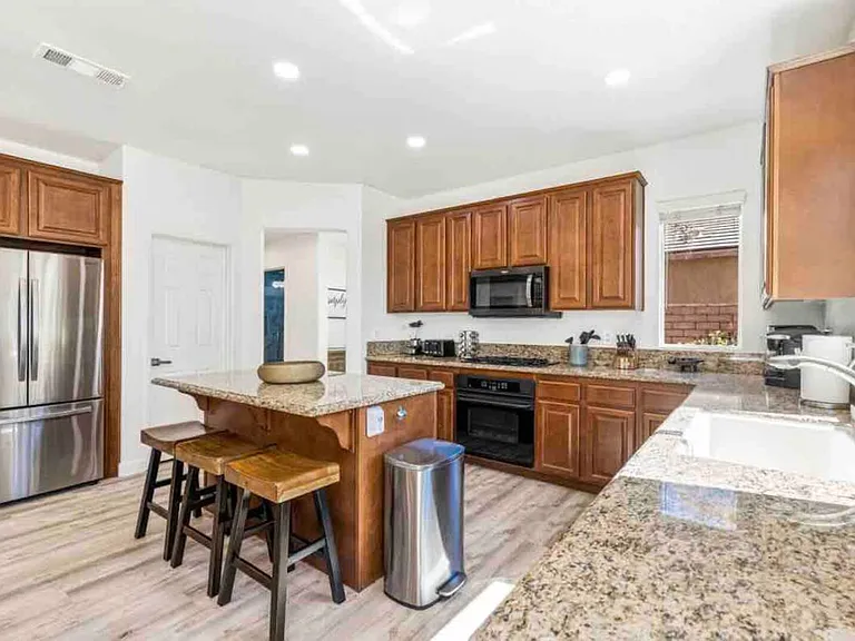 Del Lago Ct — Photo 59