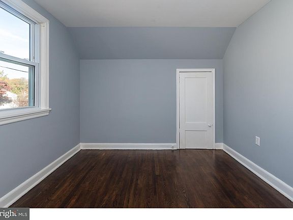 5th image of 302 W Champlain Ave