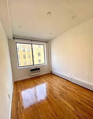 Rented by EXR | media 19