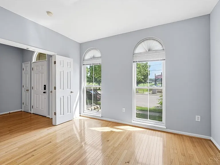 710 W Court St — Photo 9
