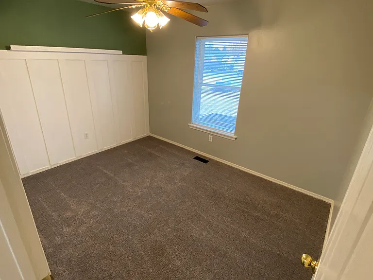 704 Ambrose Ave — Photo 10