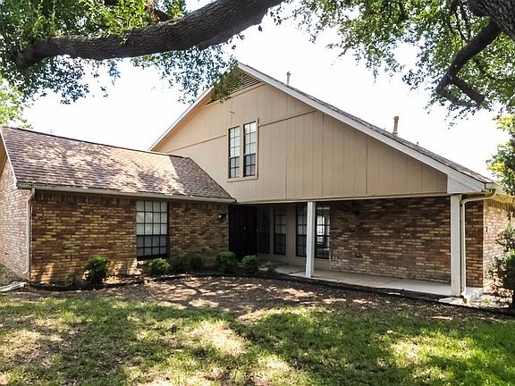 2nd image of 3301 Hidden Cove Dr
