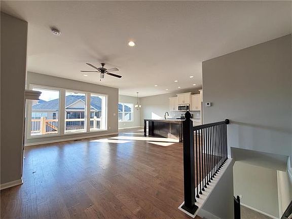 3rd image of 1016 SE Amber Ct