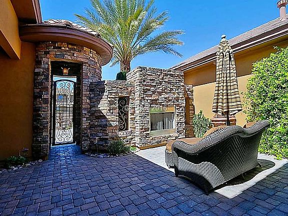 3rd image of 4998 N Grand Canyon Dr