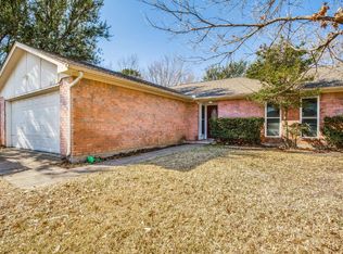 2216 Lavon Creek Ln, Arlington, TX 76006