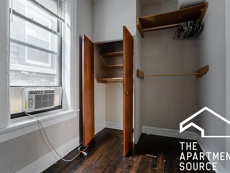 2041 W Moffat St #3 — Photo 4