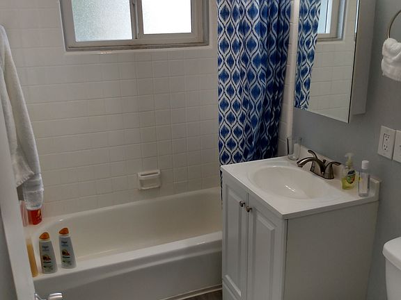 3rd image of 10121 Woodworth Ave APT 3