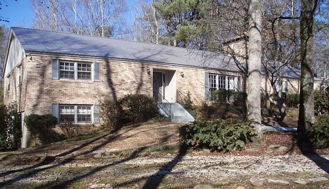 2+ Acres, Convenient AU