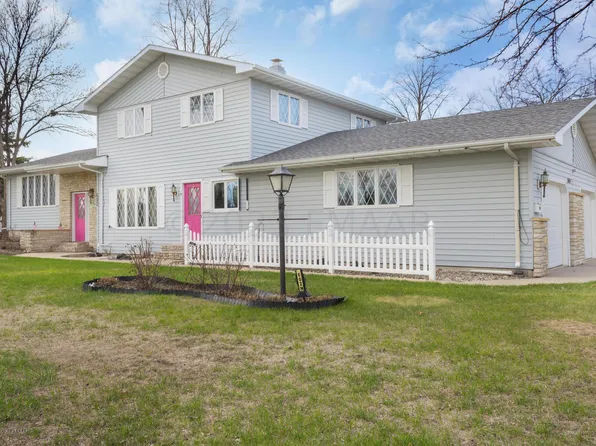 602 16th Ave N, Wahpeton, ND 58075