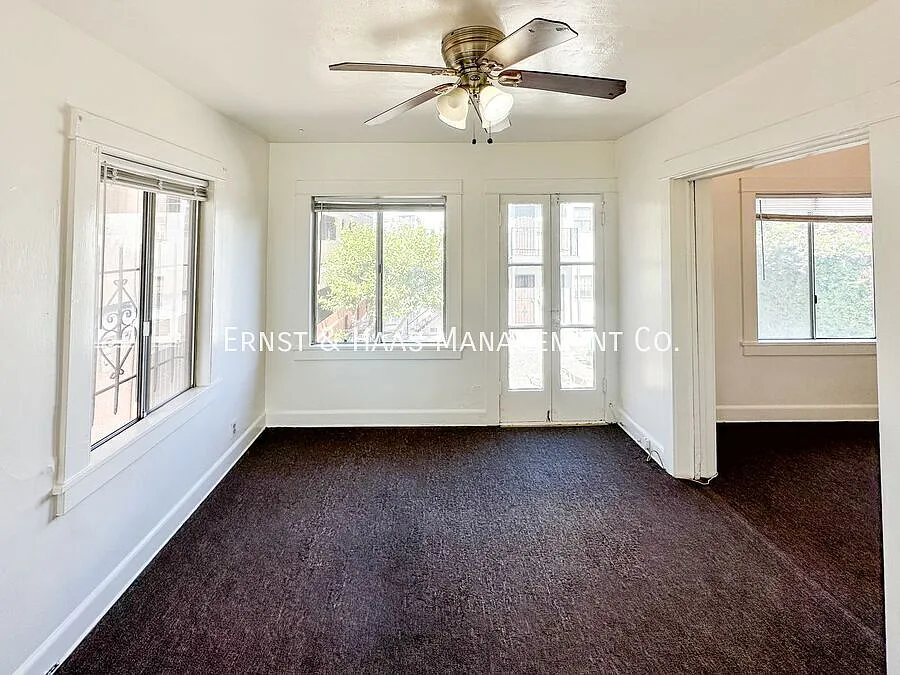 Cozy 1-Bedroom Apartment Just Blocks from the Beach! — Photo 2
