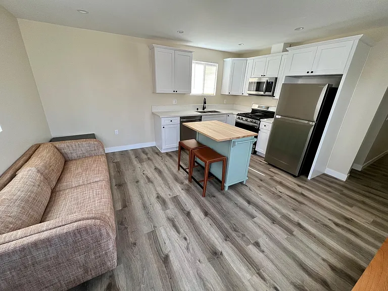 2229 S Catalina St — Photo 15