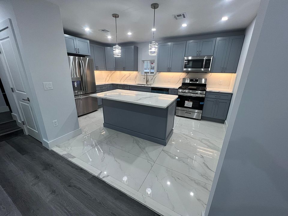 1st image of 6112 Broadway #1
