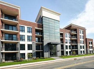 4 Meadow Rd, Rutherford, NJ 07070