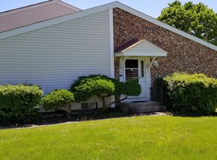 337 E Roland Dr, Glendale Heights, IL 60139