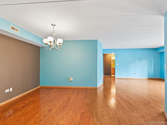 3rd image of 9420 S Melvina Ave APT 2NW