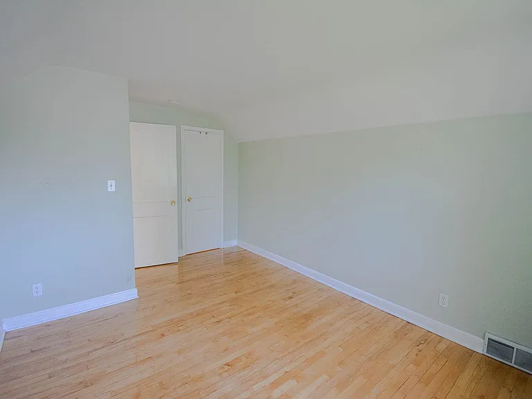 413 14th Ave SE — Photo 16