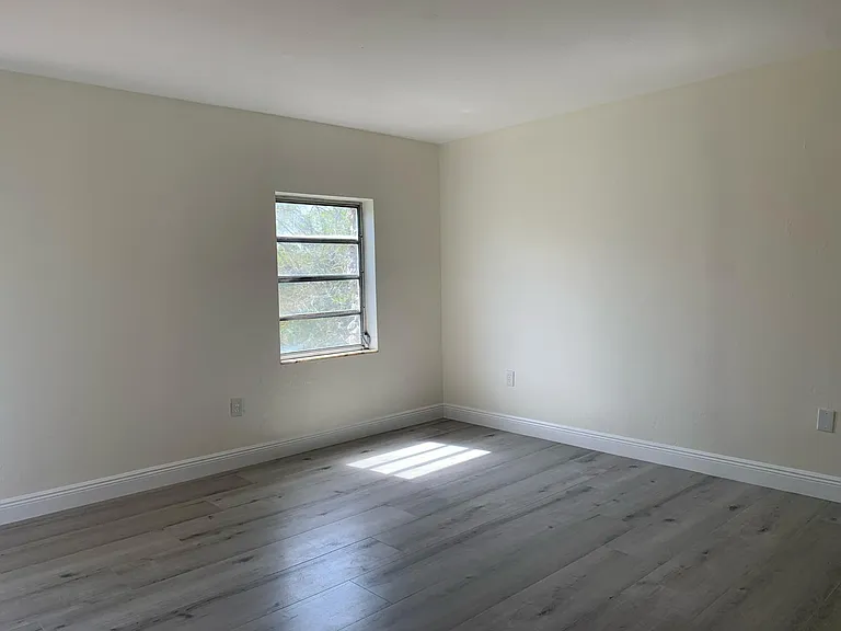8335 SW 72nd Ave #307D — Photo 3