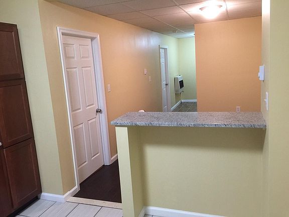 Kitchen/ Living Room