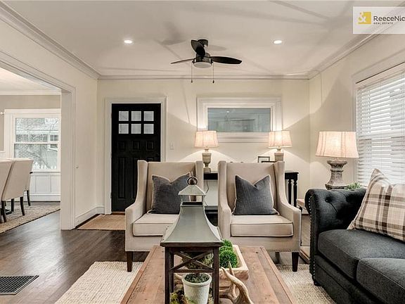 Nice, open flow between living room, dining room and breakfast room.