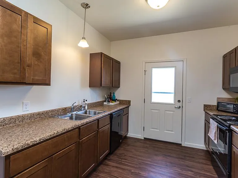 Grand Slam Patio Homes Apartments — Photo 7