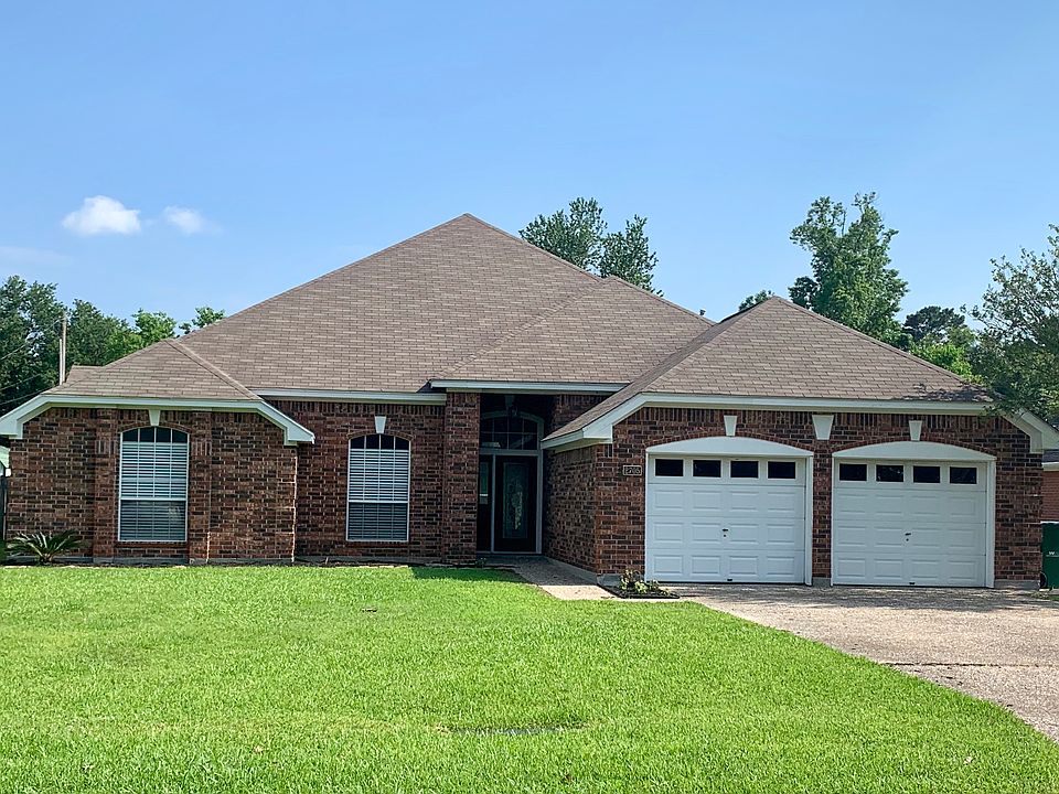 Beautiful home large lot