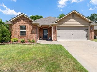 204 S 14th St, Lavaca, AR 72941