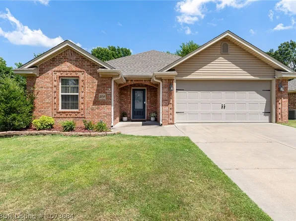 204 S 14th St, Lavaca, AR 72941