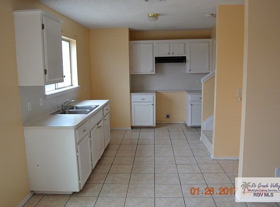3rd image of 9415 N 34th Ln