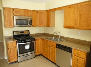 26 Fox Meadow Ln, Holmdel, NJ 07733