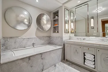 Rented by R New York