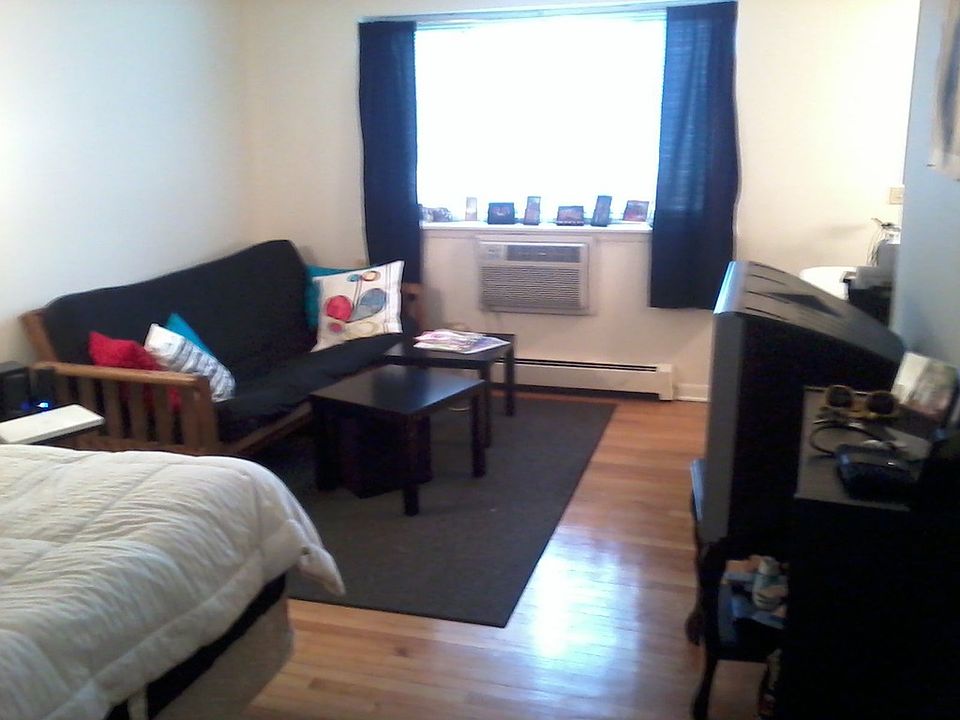 1st image of 2629 N Hampden Ct