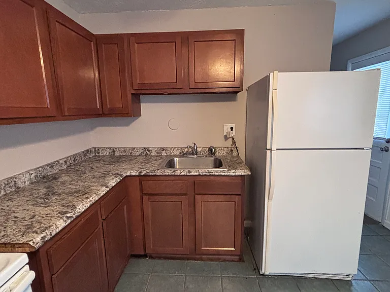 4003 Carlton Ave — Photo 9