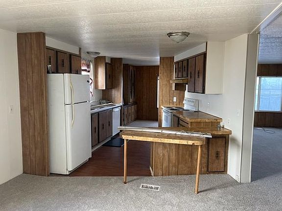 4th image of 17703 15th Ave NE #B
