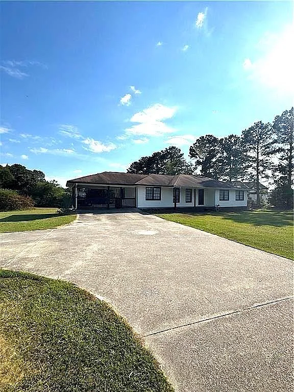 3 bed, 2.0 bath, 1658 sqft, $1,900 — Photo 4