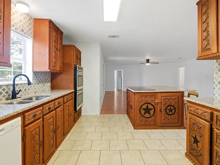 206 Oscar St — Photo 7