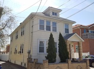 1815 147th St, Whitestone, NY 11357