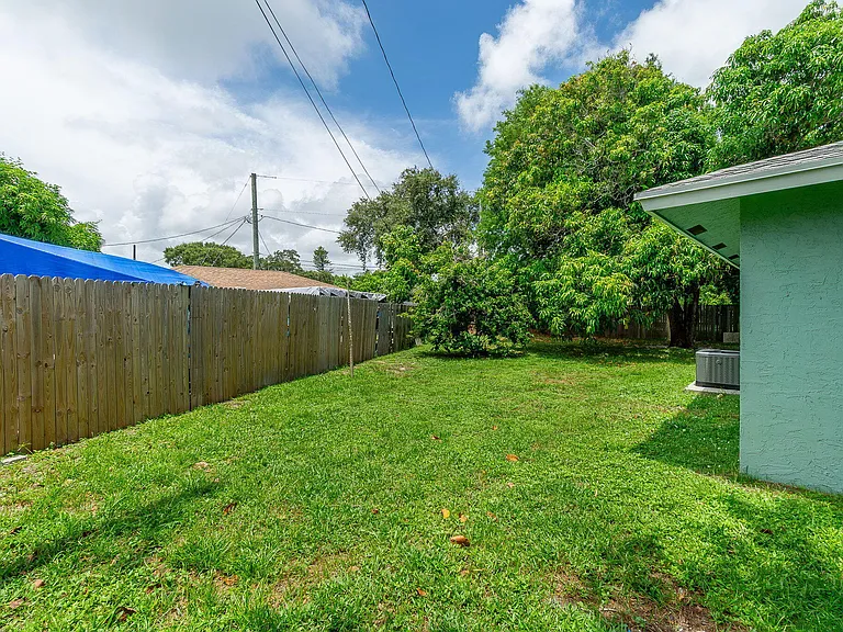 2831 N Seacrest Blvd #B — Photo 12