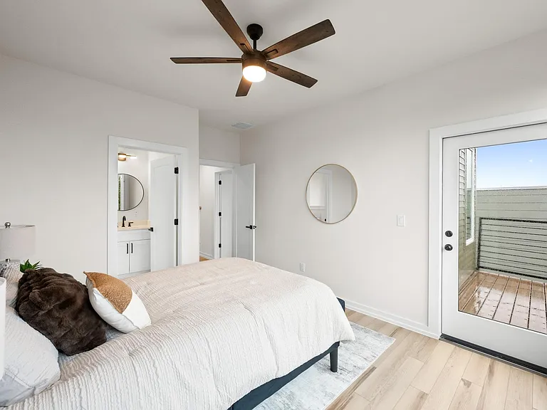 2309 Montopolis Dr #7 — Photo 17