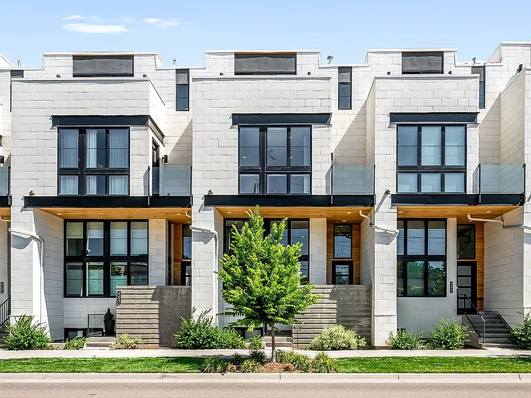 4263 E 8th Ave — Photo 39