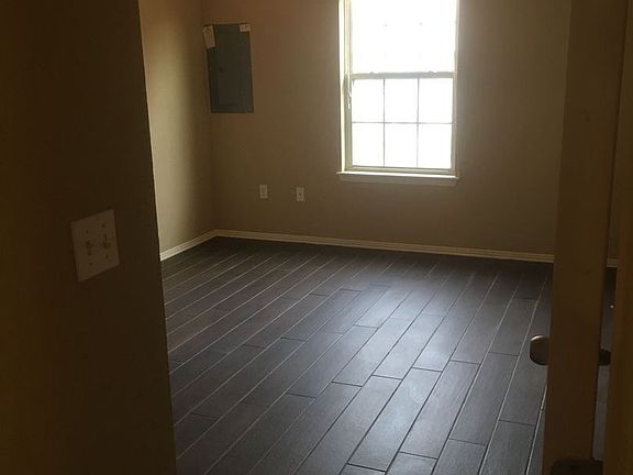 5th image of 1330 N Trinity Dr