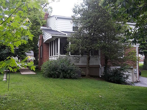 Back yard, screened porch