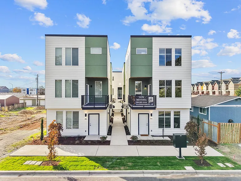 4306 S Lawrence St — Photo 2