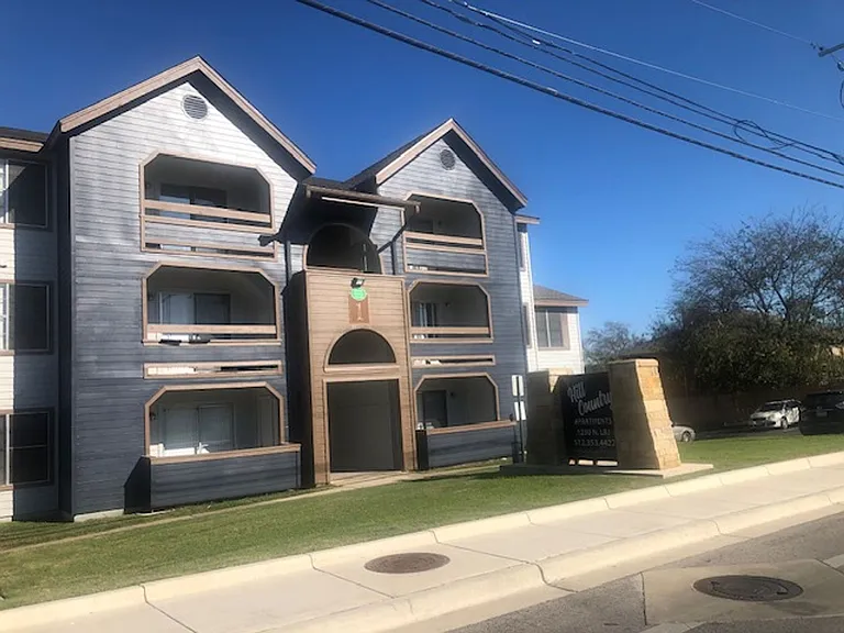 Hill Country Apartments — Photo 17