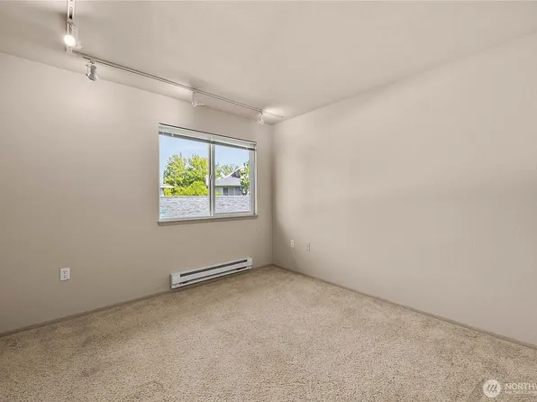 11130 SE 208th St APT E201, Kent, WA 98031