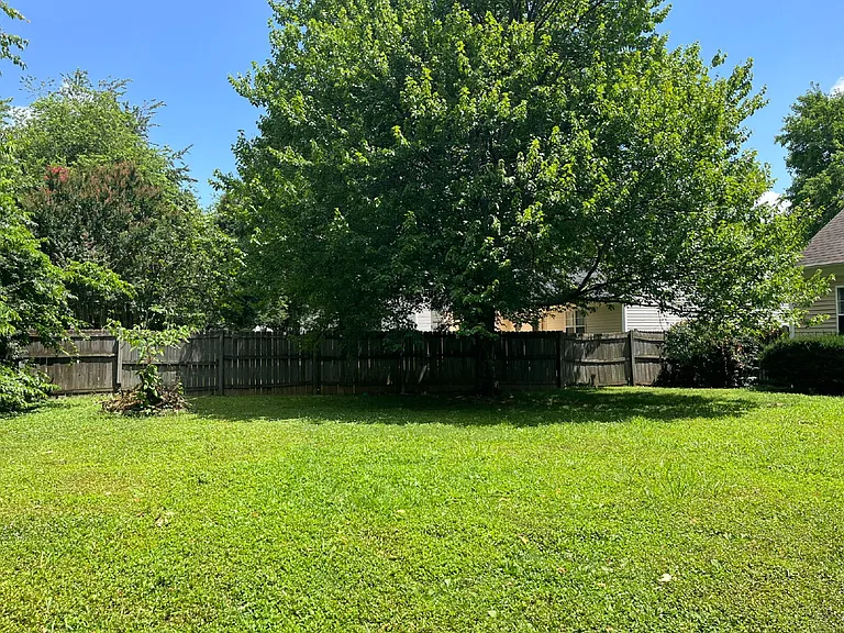 2811 Sutherland Dr — Photo 25