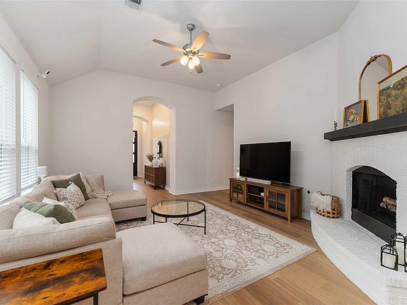 5th image of 16426 Apache Woods Way