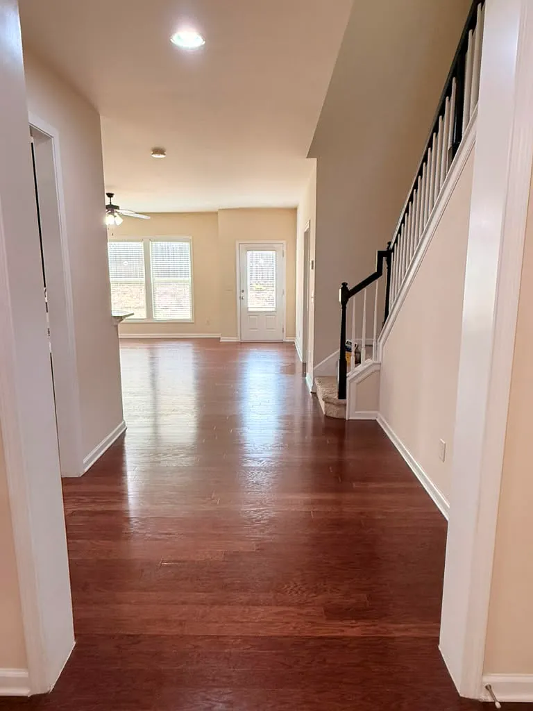 4 bed, 2501 sqft, $2,800 — Photo 3