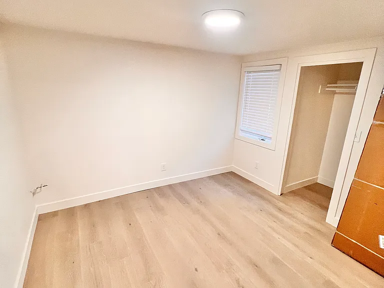 236 Barneson Ave #B — Photo 2