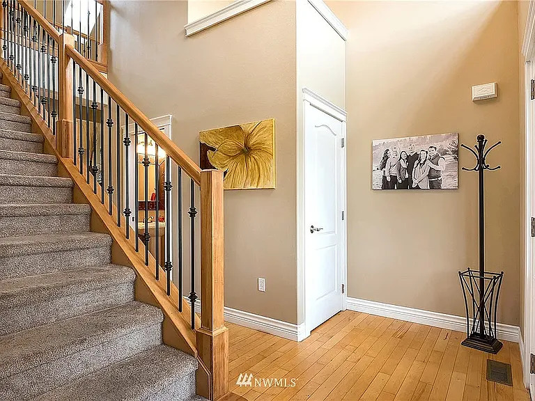 4463 Castlerock Dr — Photo 6