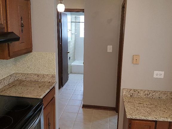Kitchen to hallway